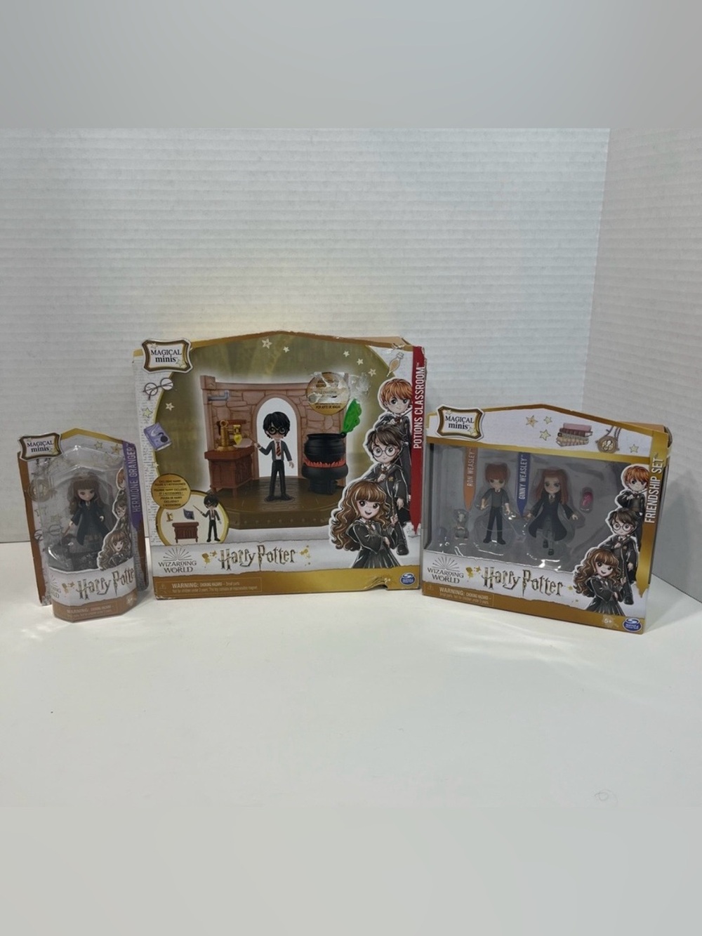 HARRY POTTER Magical Minis Potions Classroom with Harry friendship set Hermione